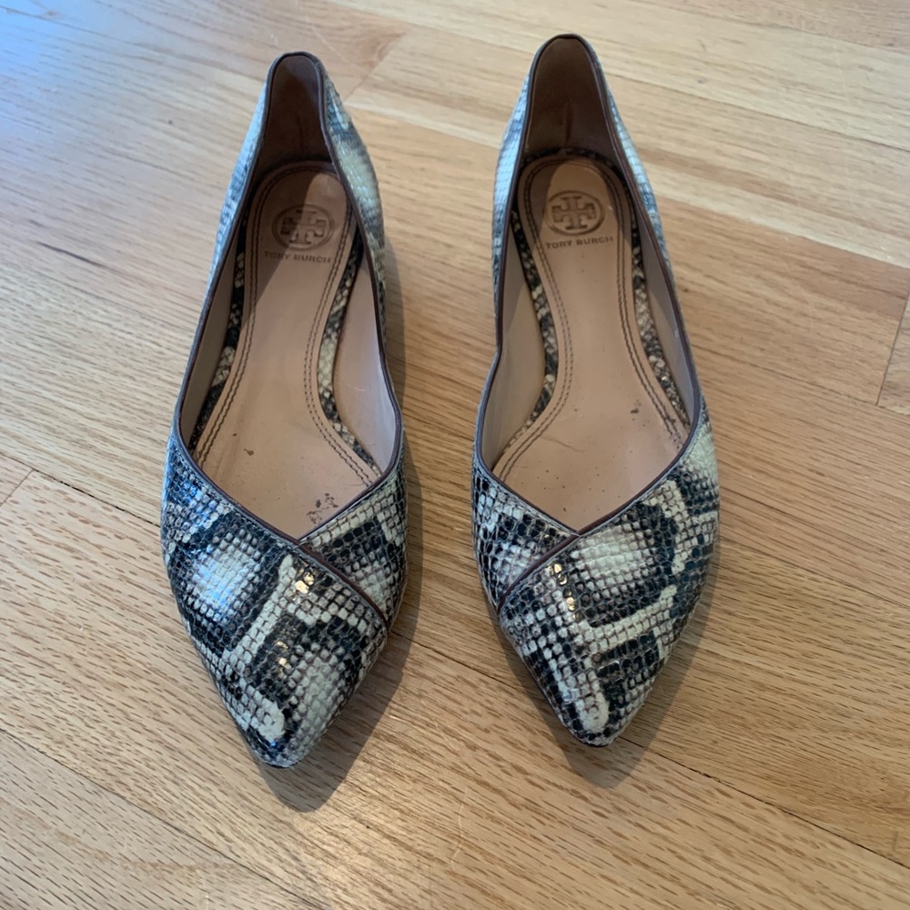 Tory Burch Snakeskin Flats (Size 8)